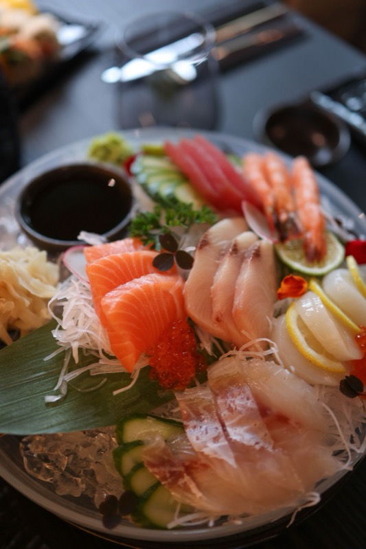 朝獲れ地魚の盛り合わせ